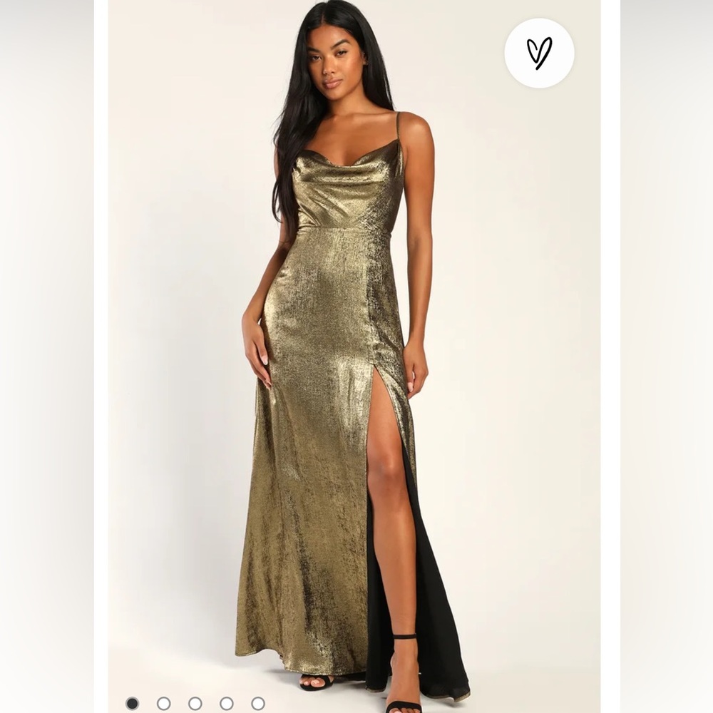 Lulu’s Shining Just For You Gold Metallic Cowl Neck
Maxi Dress